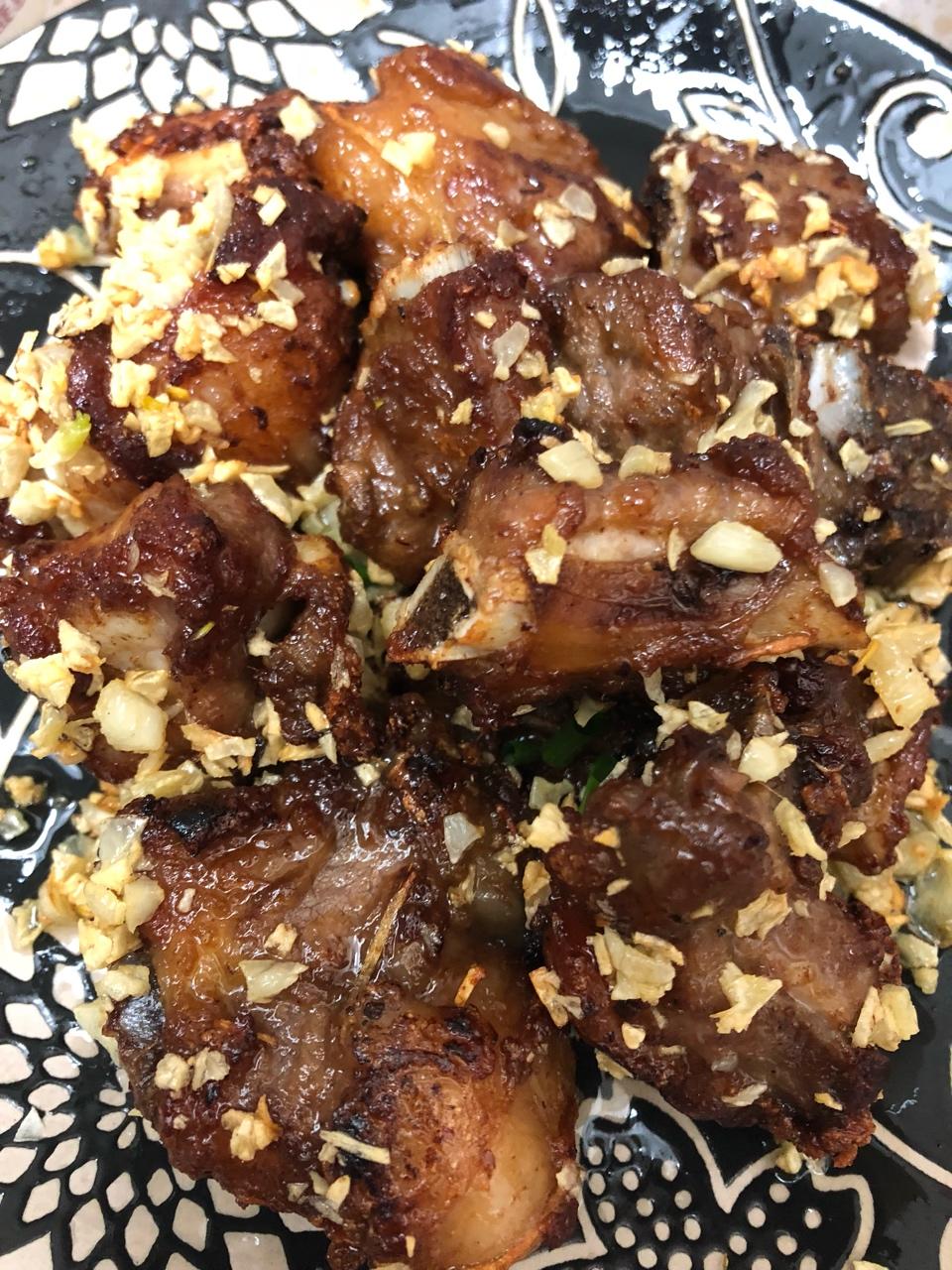 金牌蒜香排骨