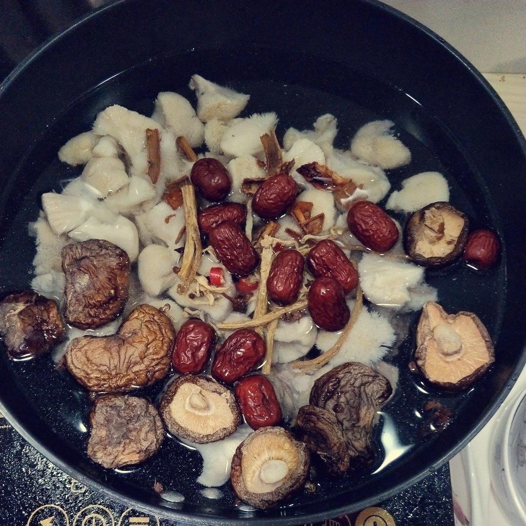 猴头菇排骨养胃汤