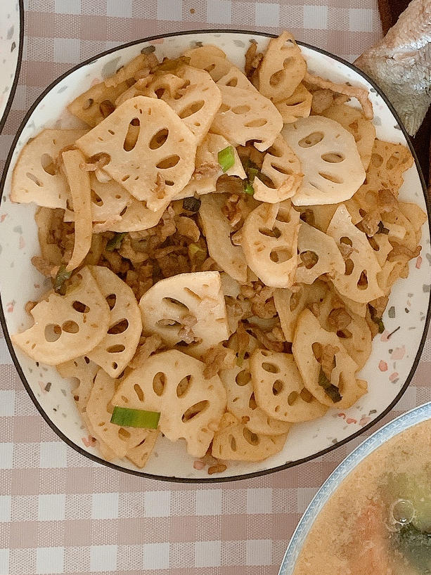 超下饭的莲藕炒肉