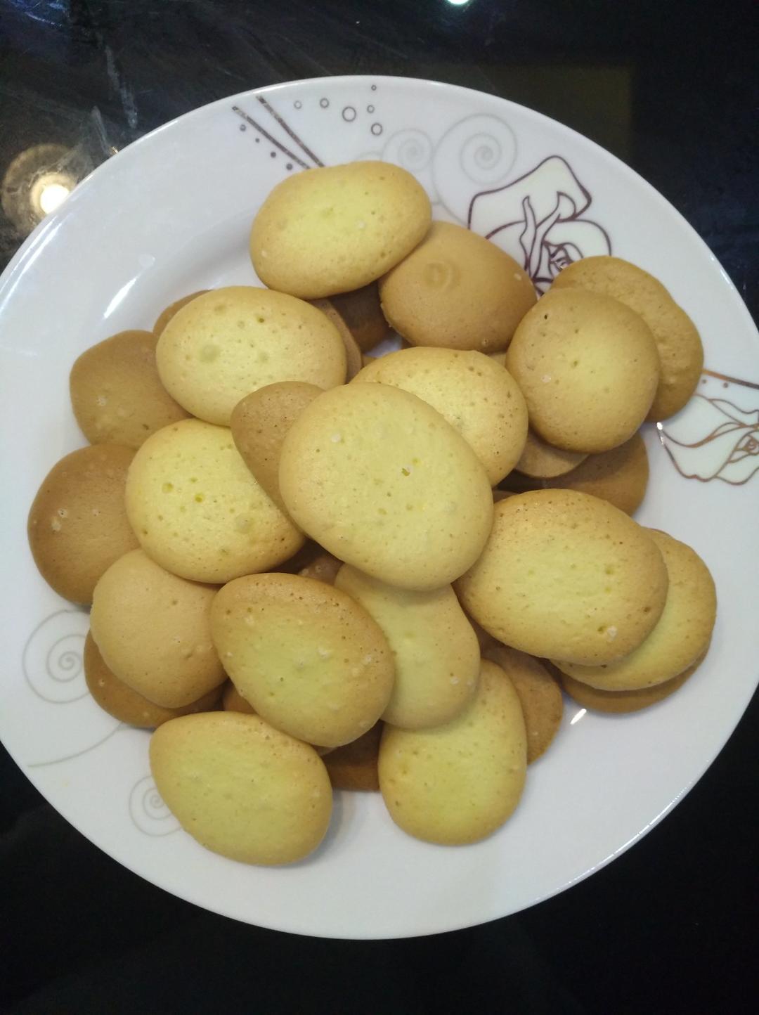 幸福之家_做的鸡蛋小饼干