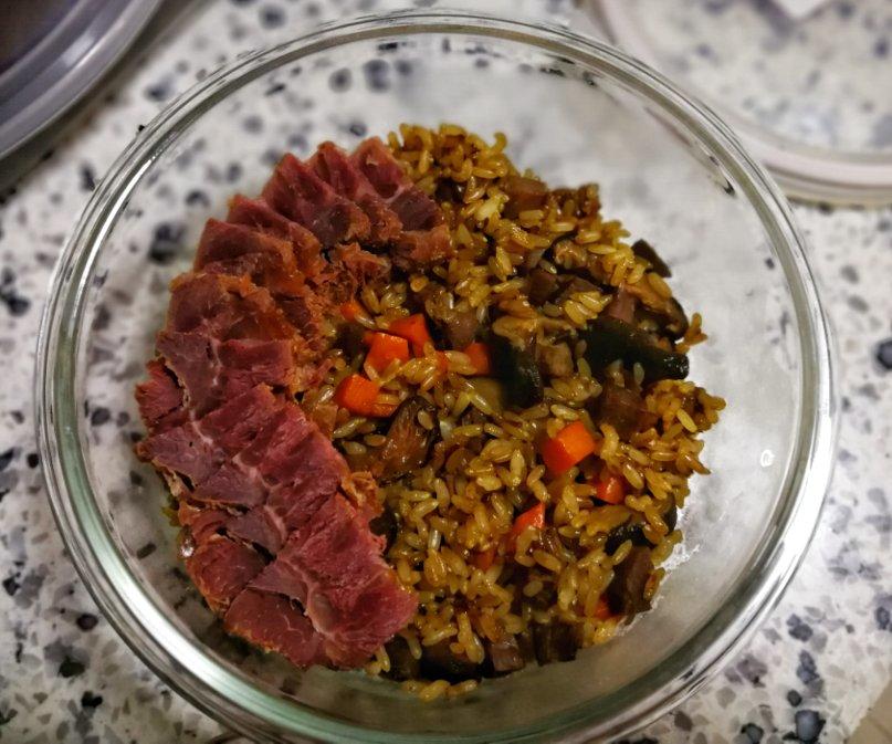 健人的鸡胸肉糙米焖饭