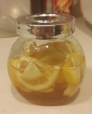 柠檬蜂蜜茶的做法 步骤1