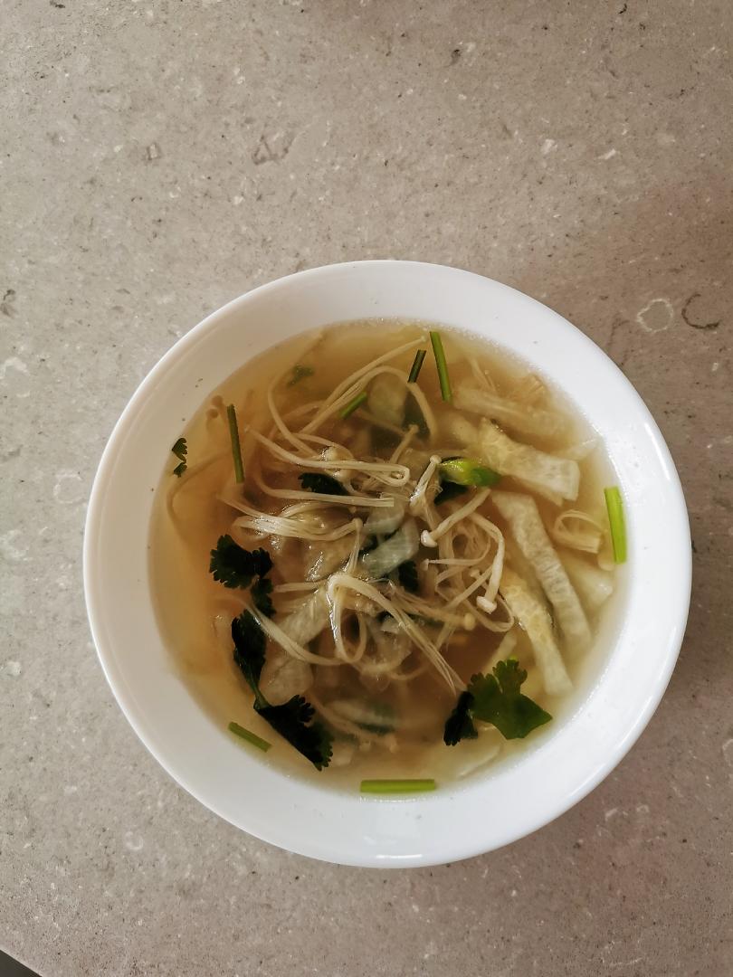 无敌好喝白萝卜金针菇汤