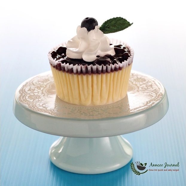 Mini Blueberry Cheese Cupcakes 迷你蓝莓芝士杯子蛋糕的做法