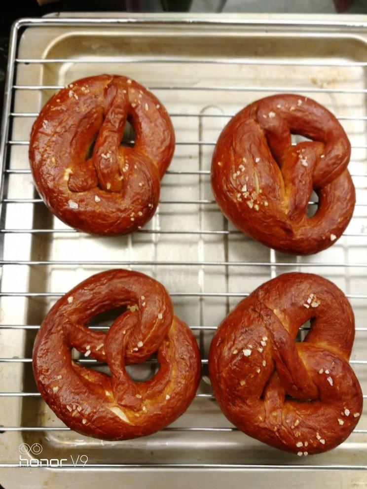 传统德式碱水包