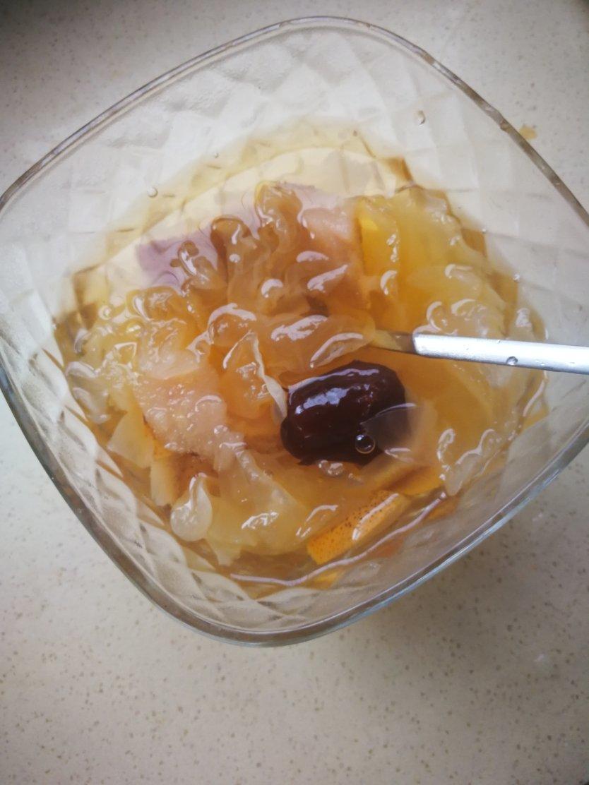 雪梨银耳红枣汤