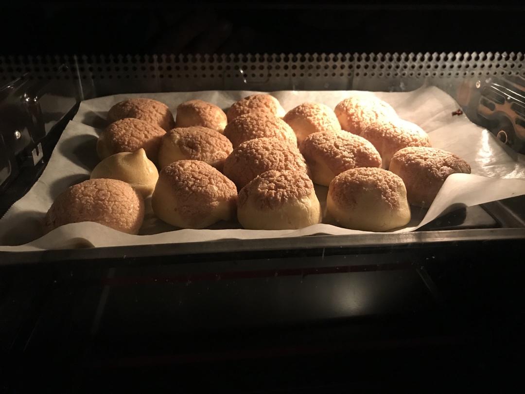 酥皮奶油泡芙--#皮黑森林#