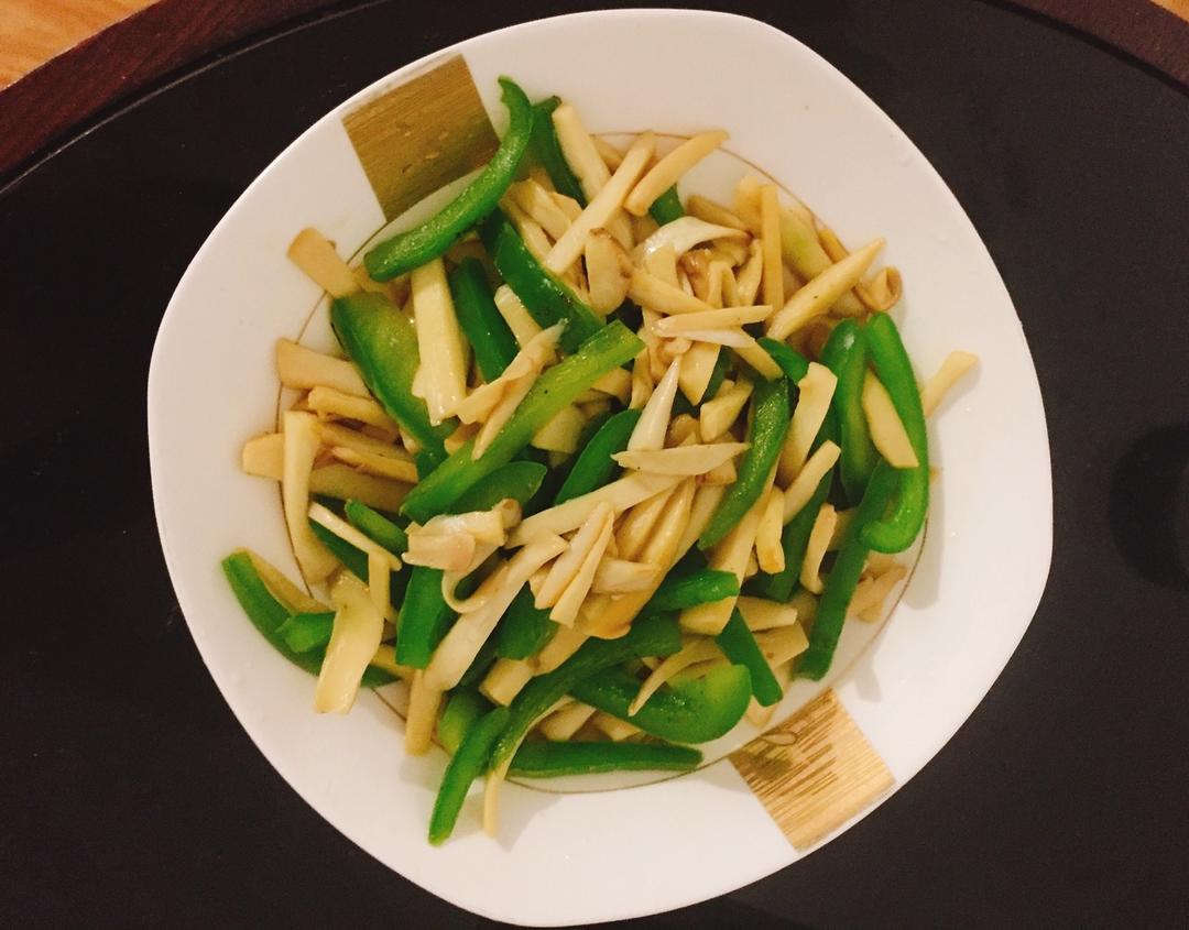 青椒素炒杏鲍菇