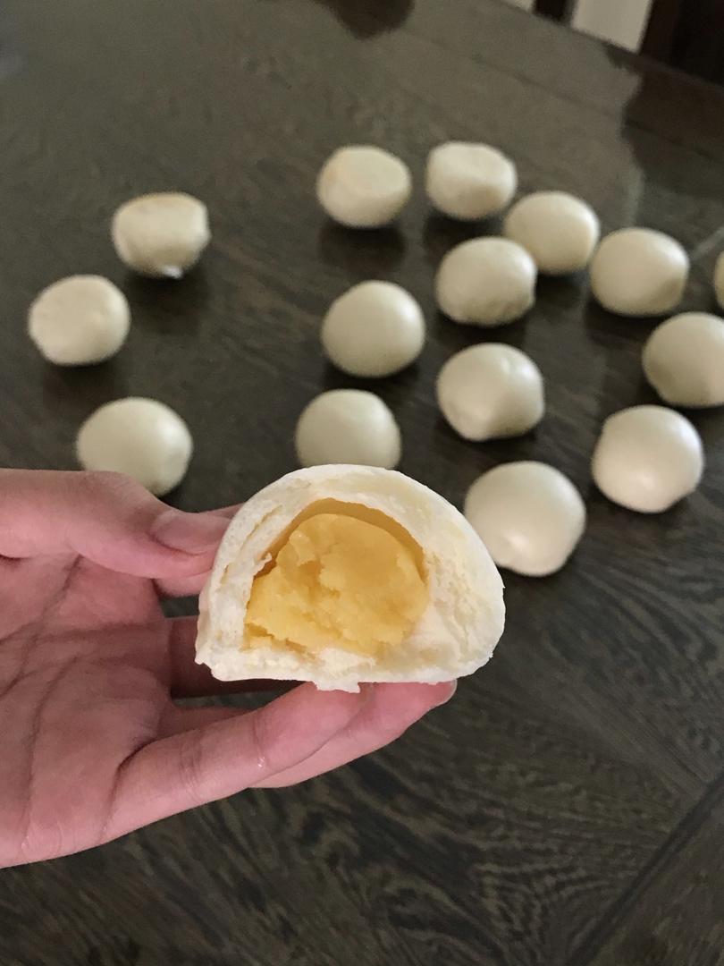 松软香甜的奶黄包，很快就可以搞定。