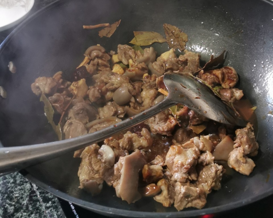 高压锅焖羊肉的做法 步骤3
