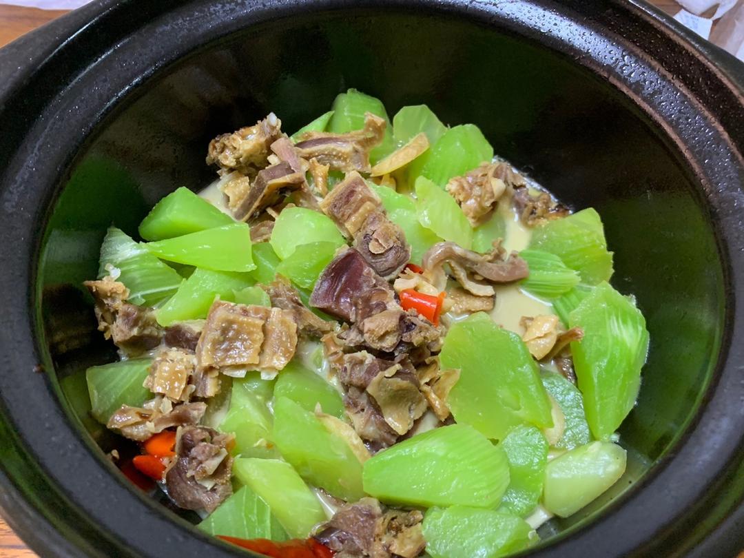 莴笋板鸭的做法