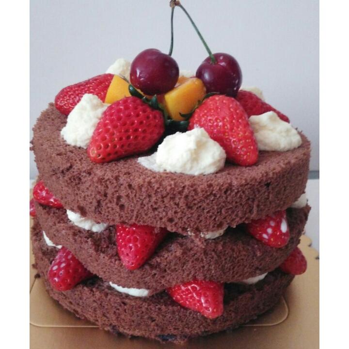 6寸戚风巧克力草莓裸蛋糕
