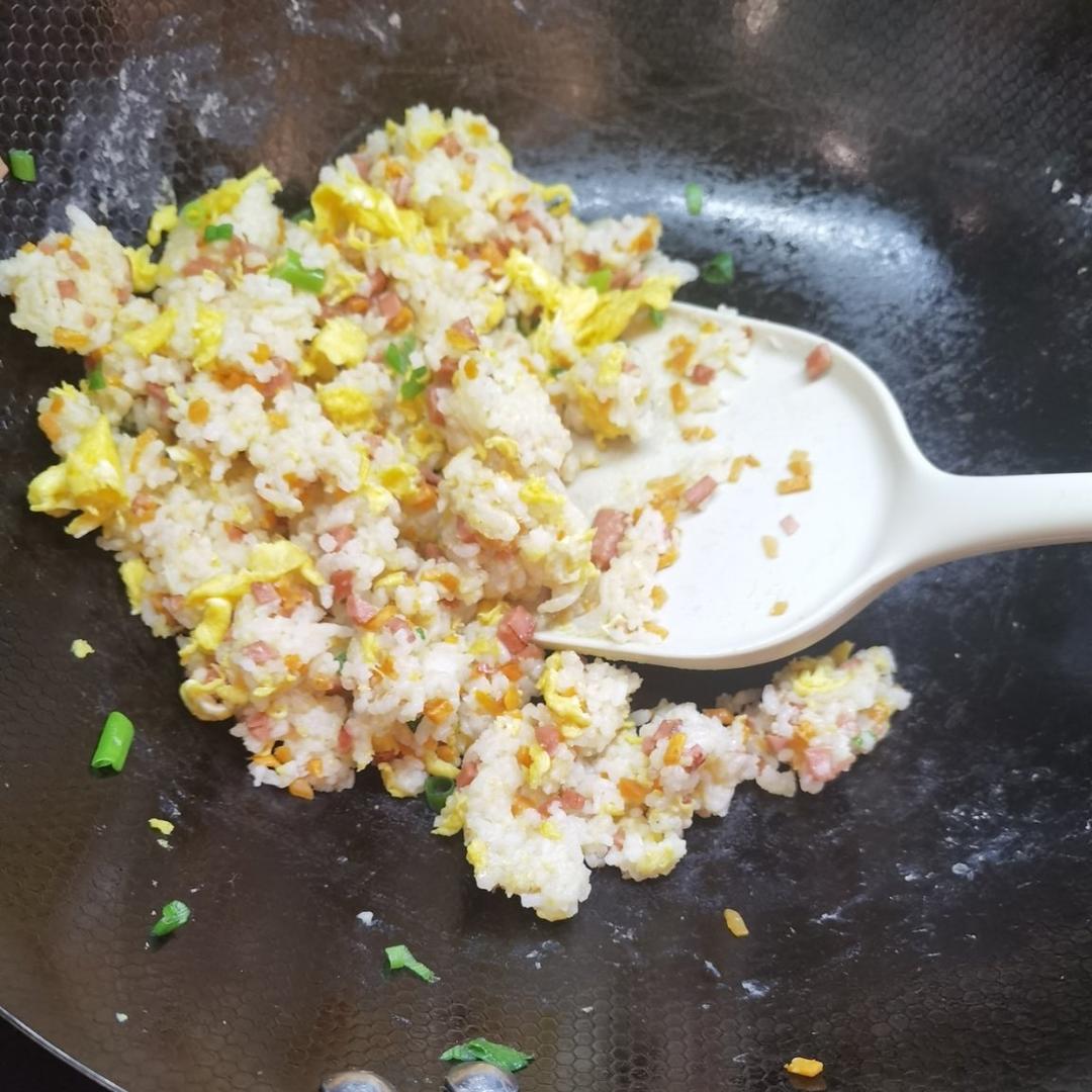 黄金火腿肠蛋炒饭