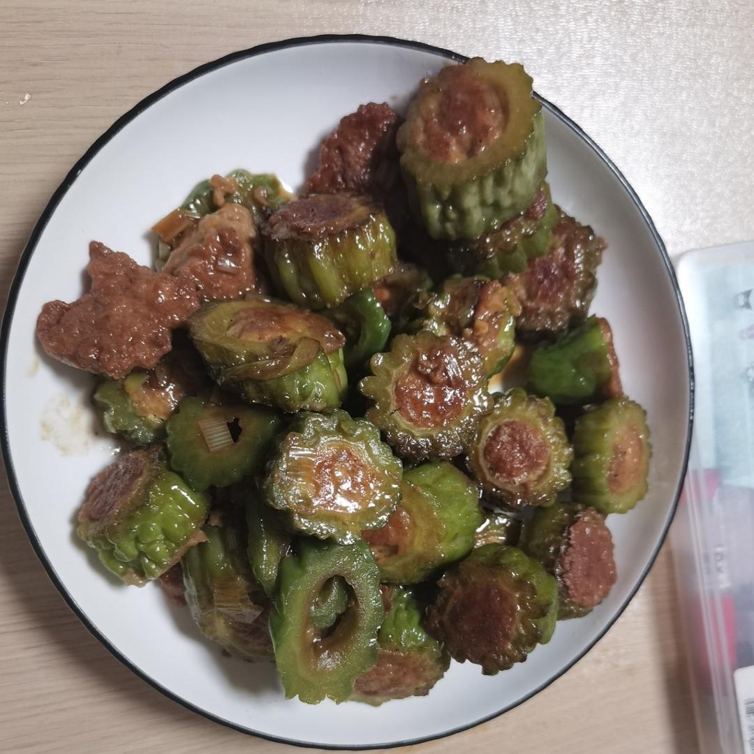 夏天消暑-苦瓜酿肉