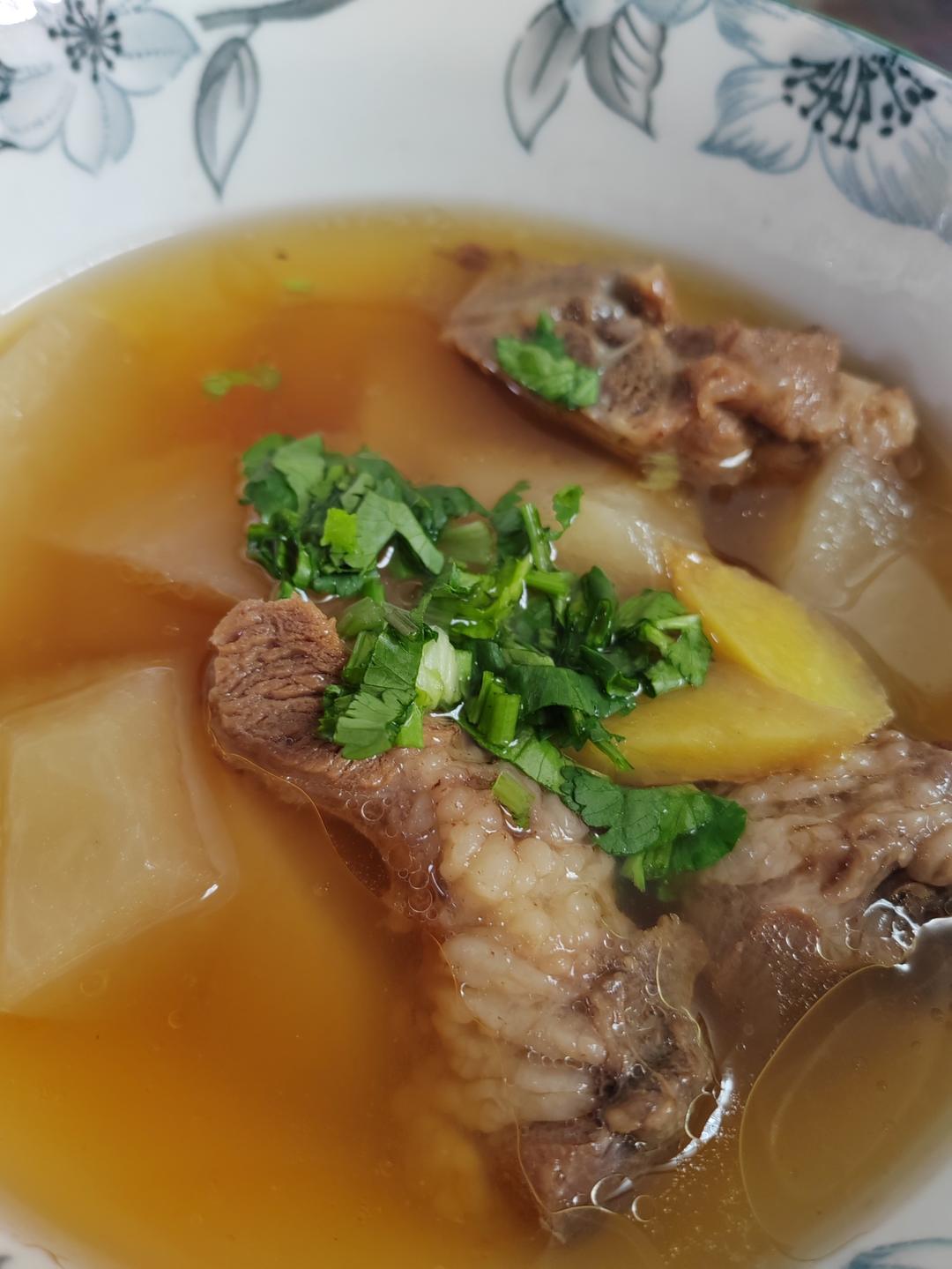 清炖滋补羊排汤