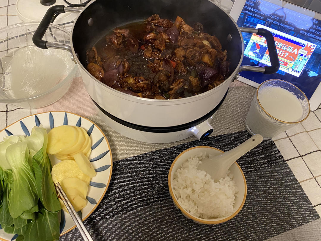 可以吃几碗饭的广东鸡煲奇味鸡煲