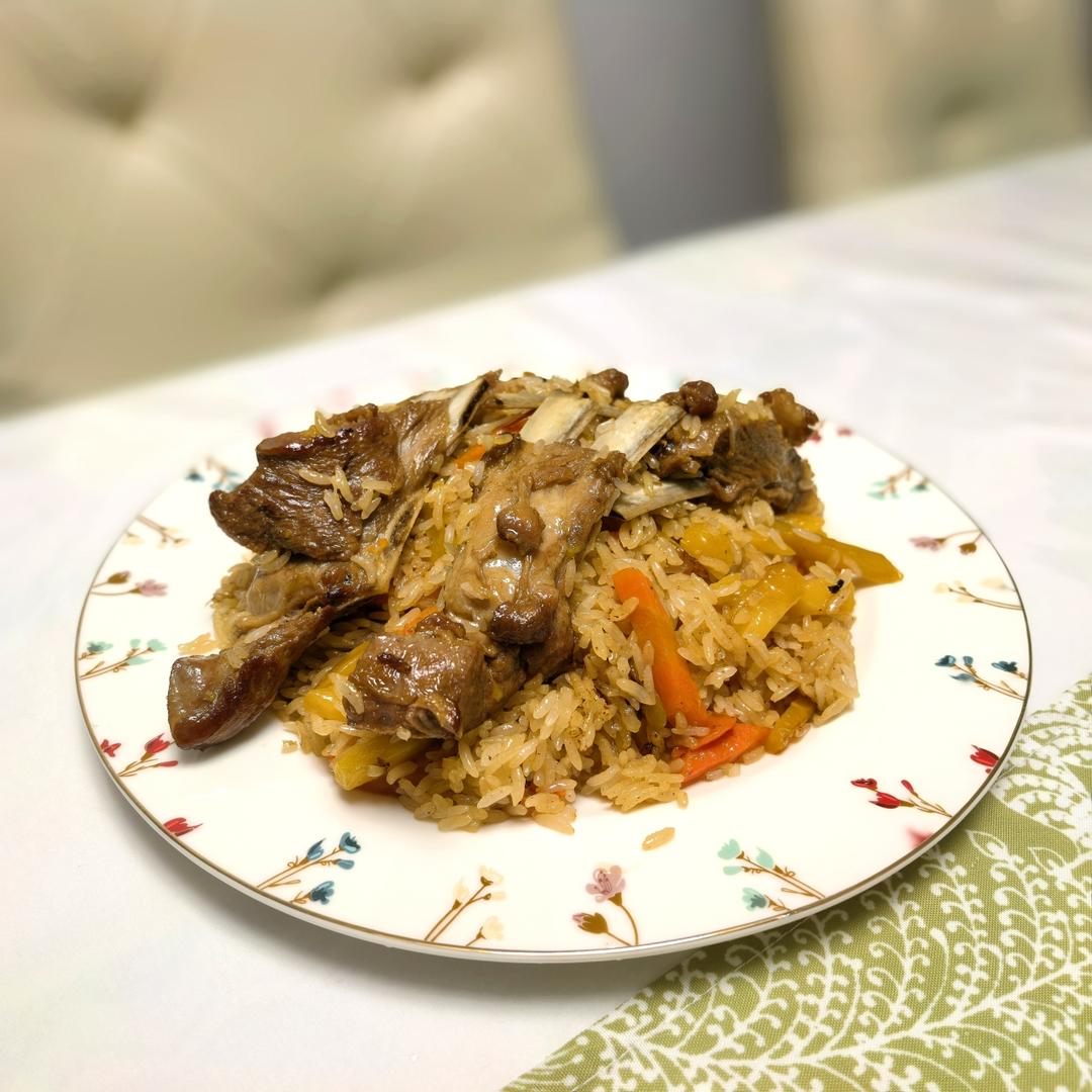 新疆羊排抓饭