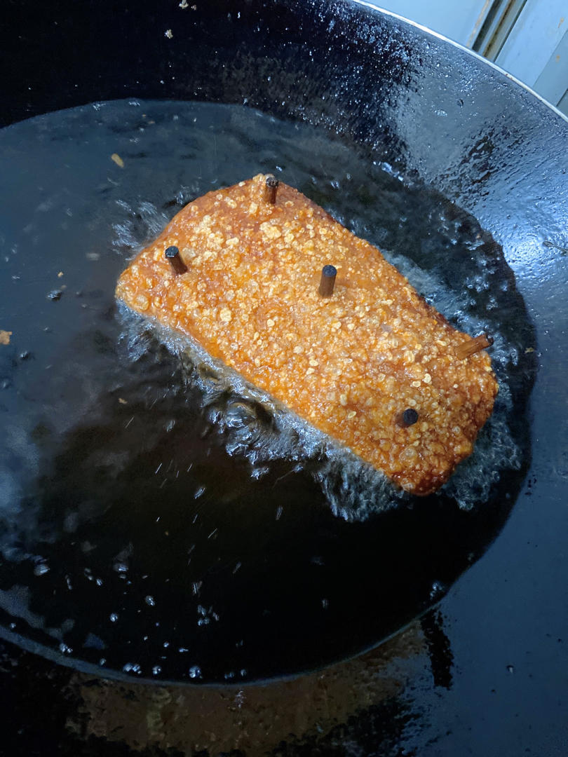 南乳扣肉，一个小技巧，新手也能轻松做到