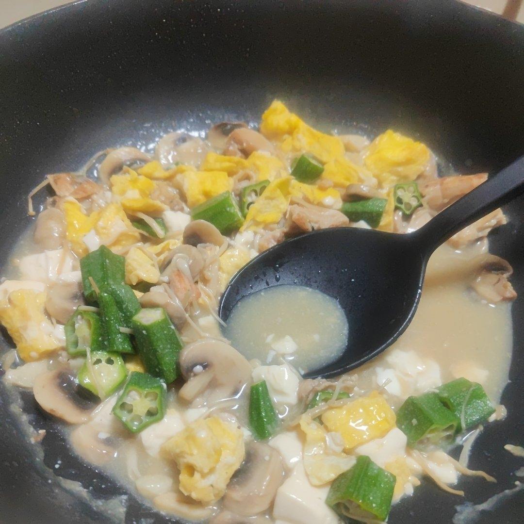 豆腐蘑菇汤（有鸡蛋哦）
