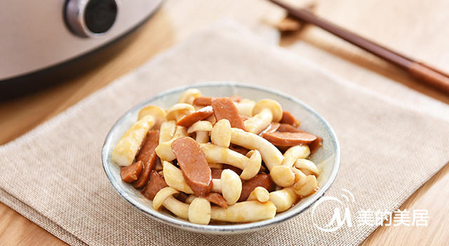 脆皮肠白玉菇的做法