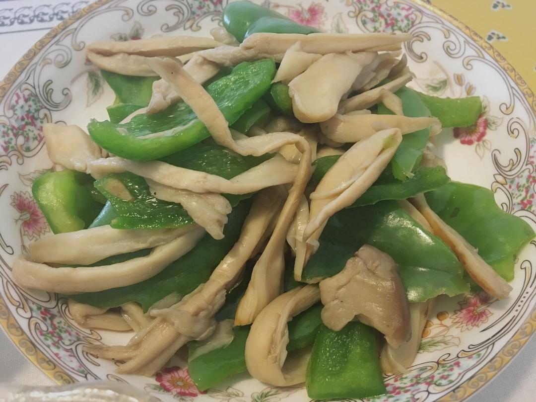 无油青椒炒杏鲍菇