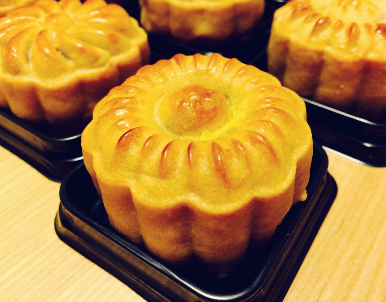 广式月饼—蛋黄莲蓉月饼