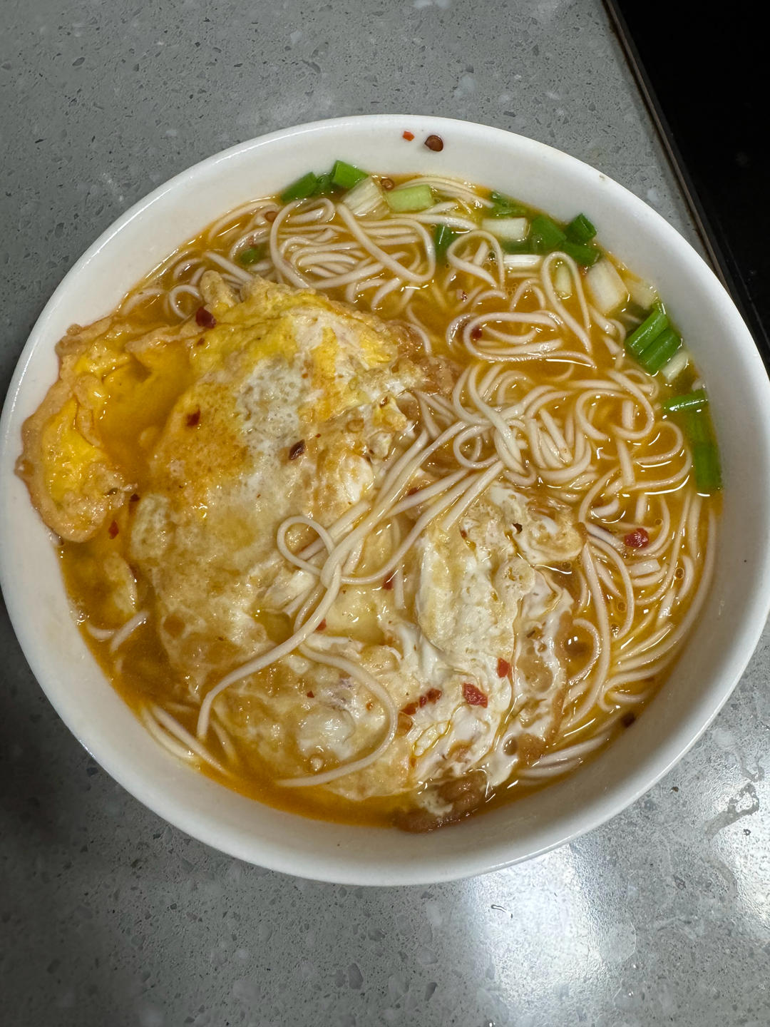 快手鸡蛋原汤面，超快手~超美味~