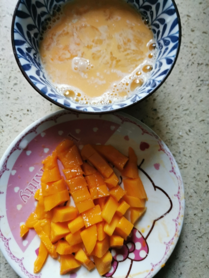 快手营养早餐-芒果卷的做法 步骤1