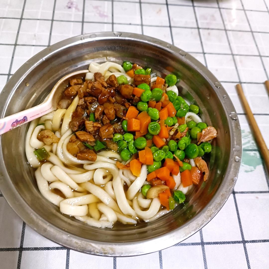 【小高姐】手擀肉臊面  手工做出口感劲道的擀面条