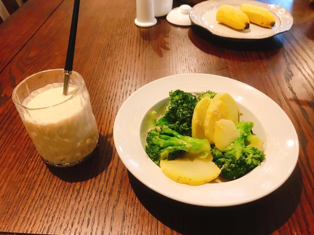 蒜蓉西兰花土豆片