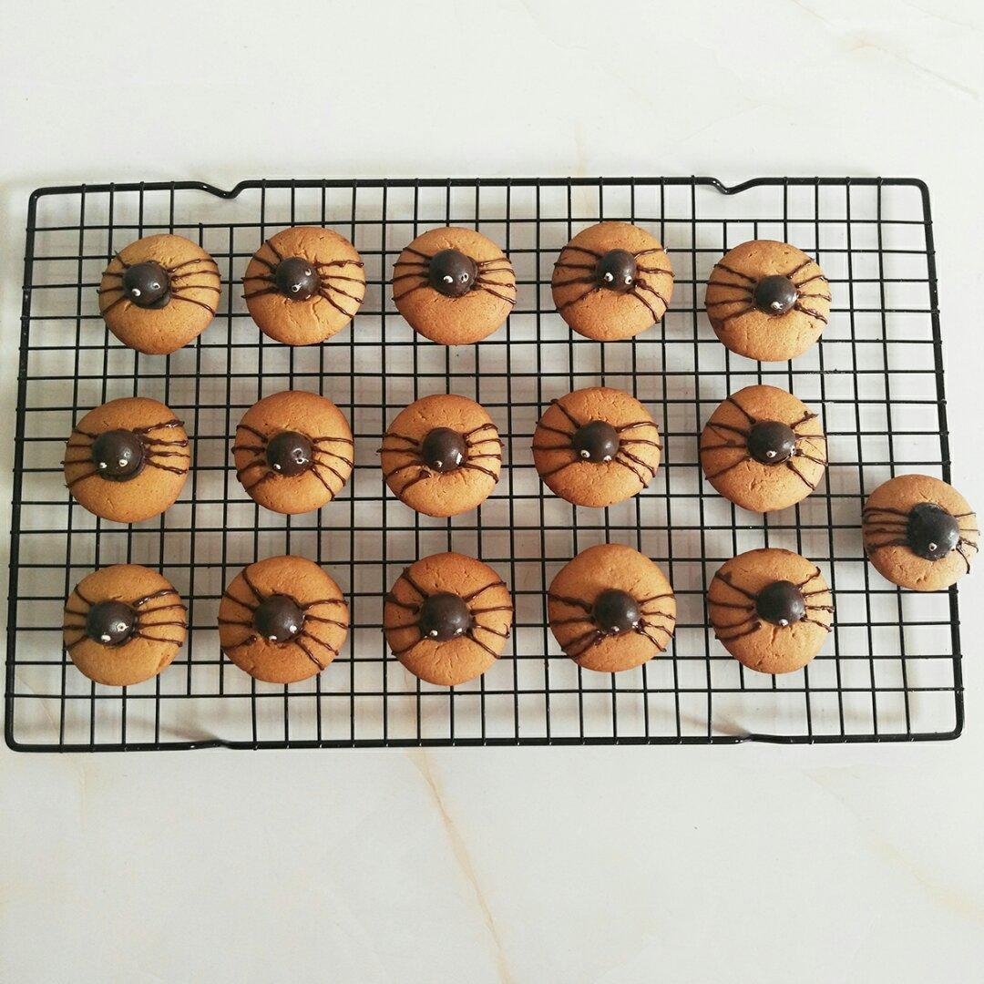万圣节蜘蛛花生酱曲奇