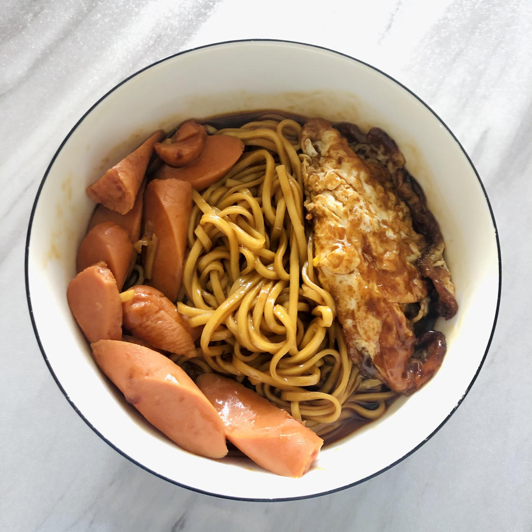 最近很火的荷包蛋焖面