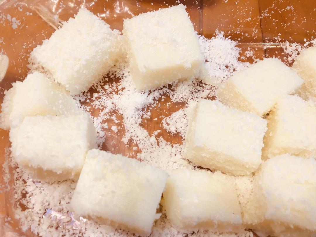完胜85‘C的牛奶椰蓉小方
