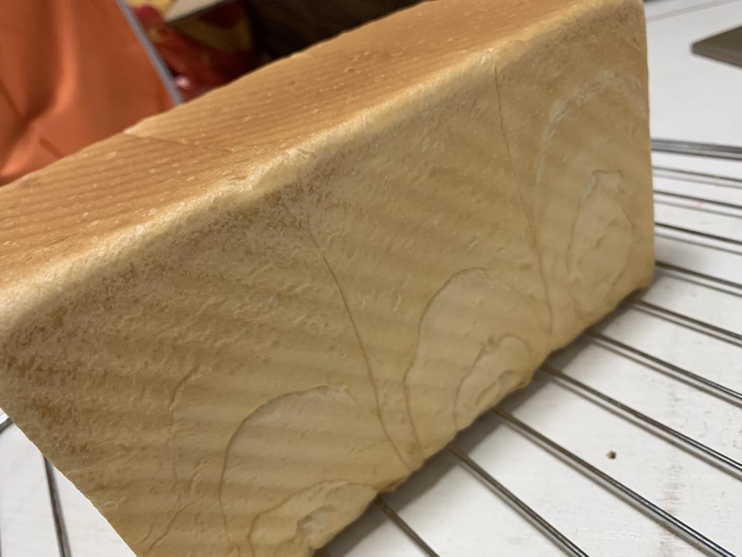 用烤箱自己做面包--手工牛奶吐司面包