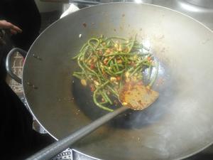 香辣长豇豆（辣椒族的最爱）的做法 步骤8