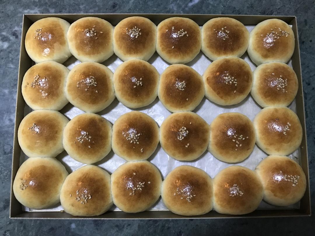 椰浆炼乳肉松小餐包