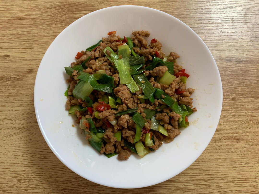 超快手大蒜叶炒肉