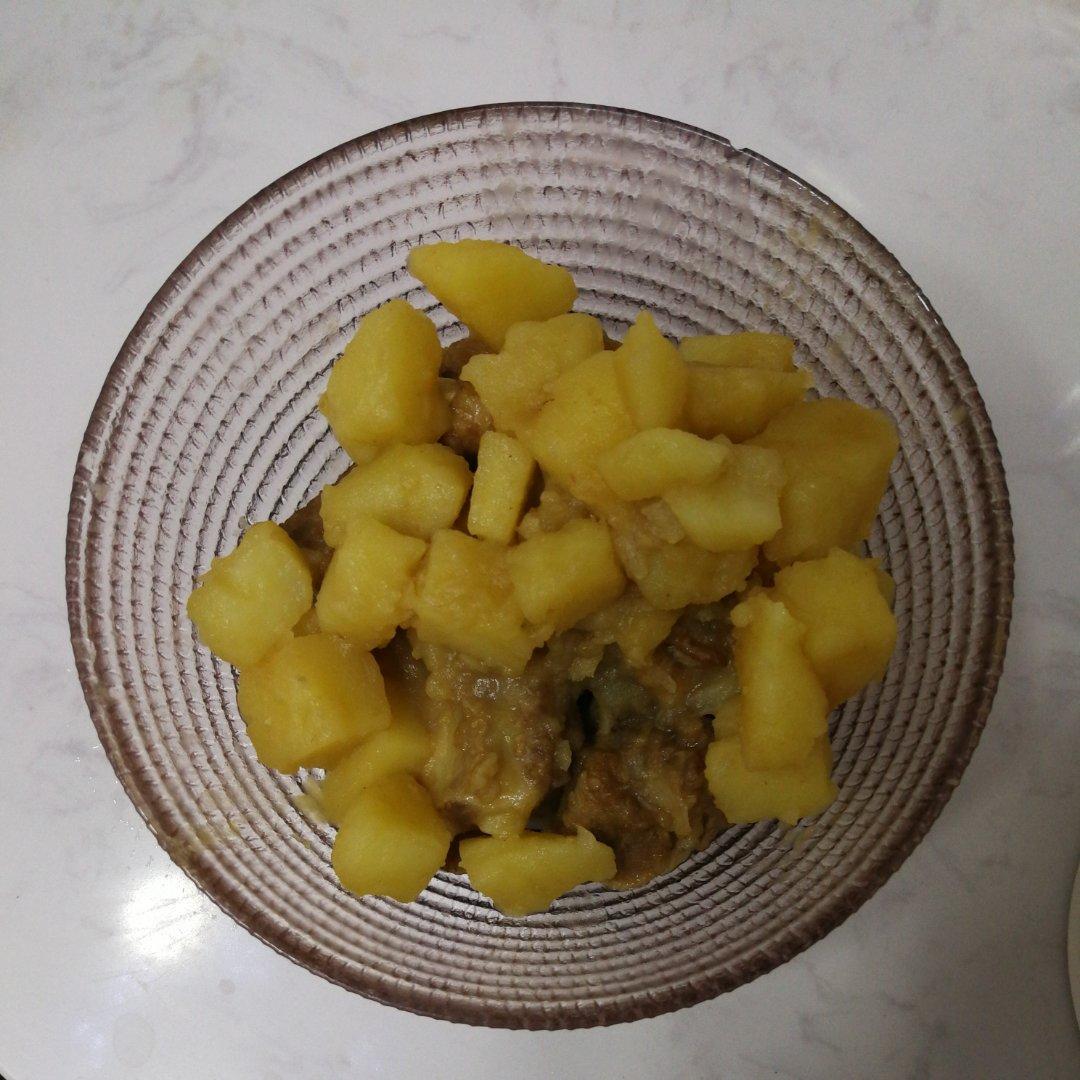 土豆炖排骨