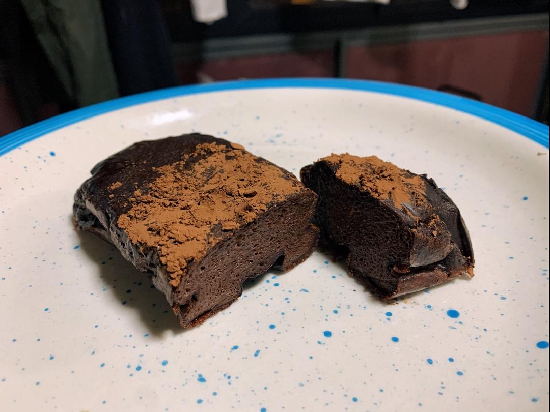 无奶油和巧克力的低卡伪巧克力砖