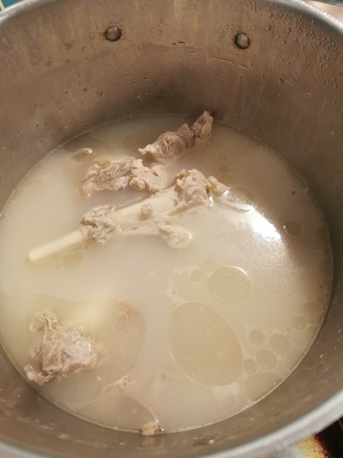 冬季不可少的一碗家常羊肉汤