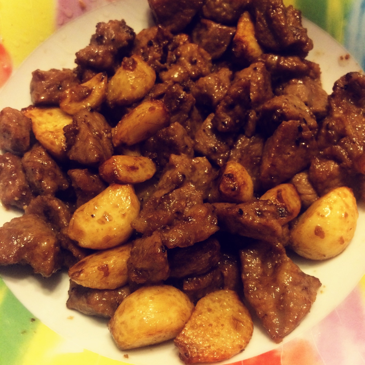 黑胡椒蒜子牛肉粒