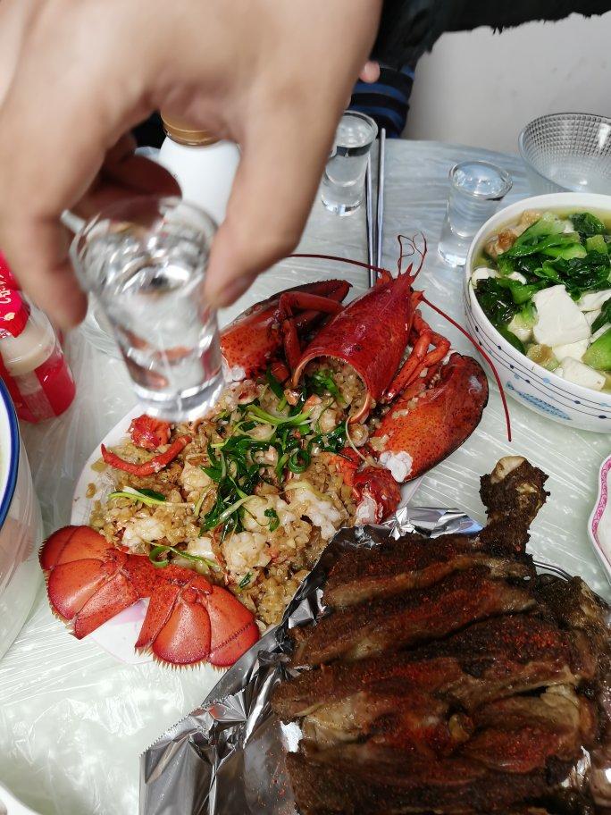 年夜饭~蒜蓉粉丝蒸龙虾