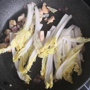 椰香咖喱白菜的做法 步骤3