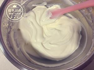 最简单的酸奶雪糕（3分钟搞定）的做法 步骤6