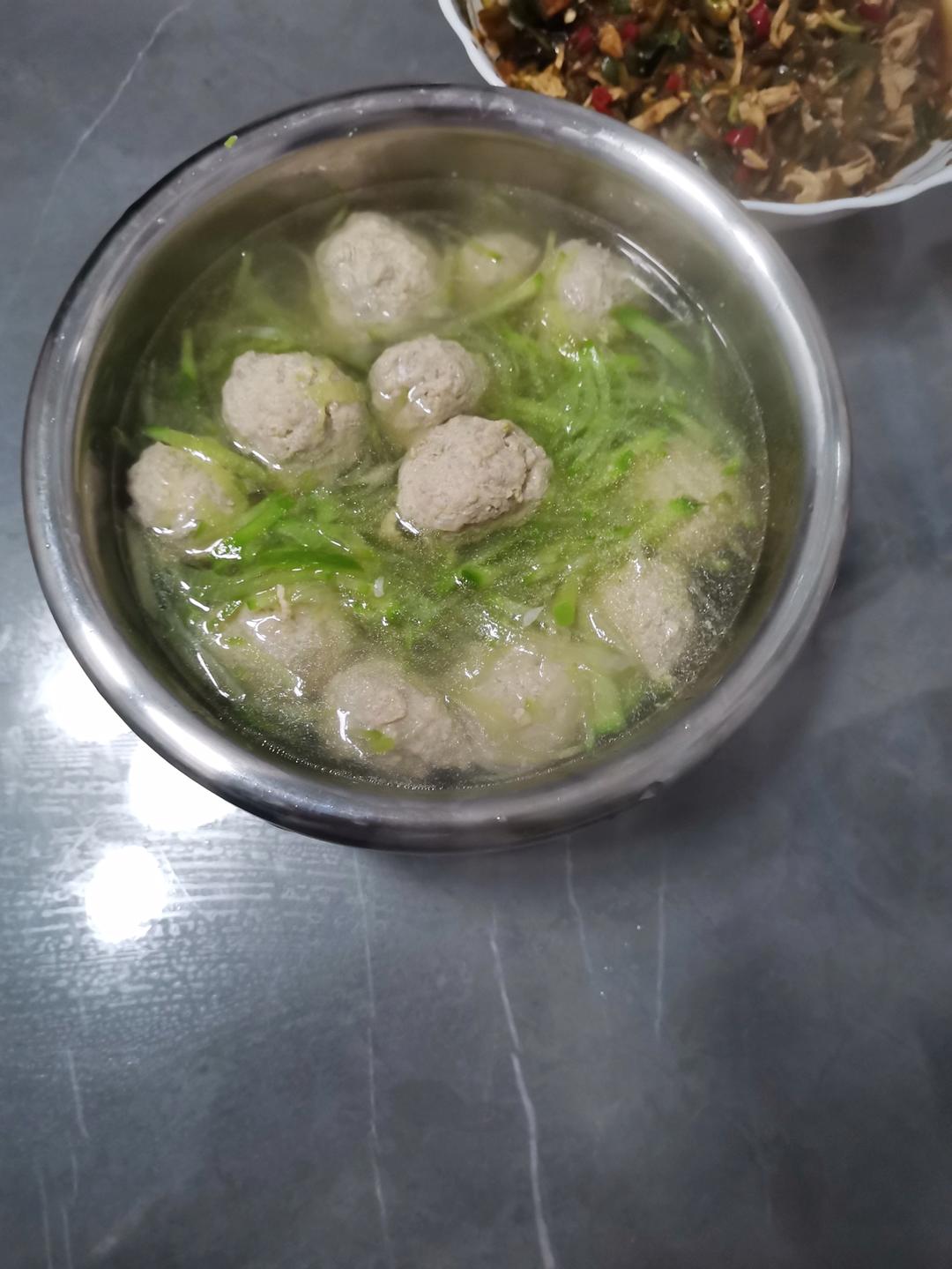 丸子萝卜丝汤