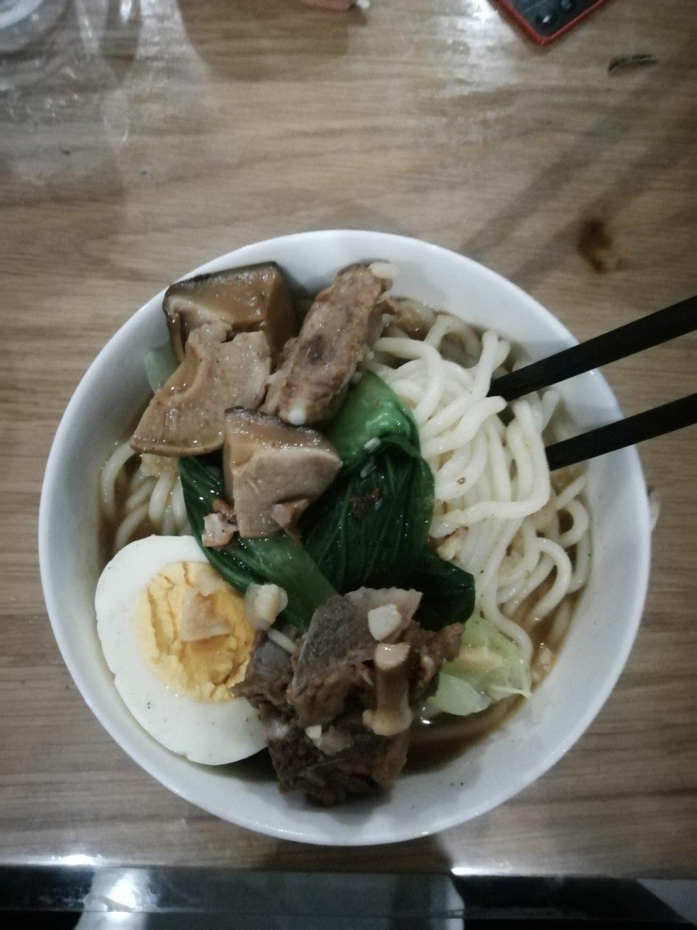 香菇排骨面