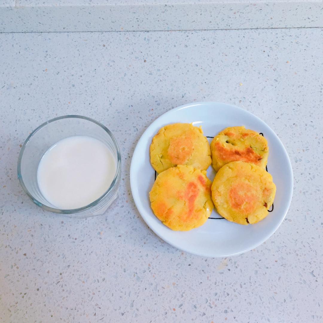 老少皆宜的红薯饼！软糯香甜哦！