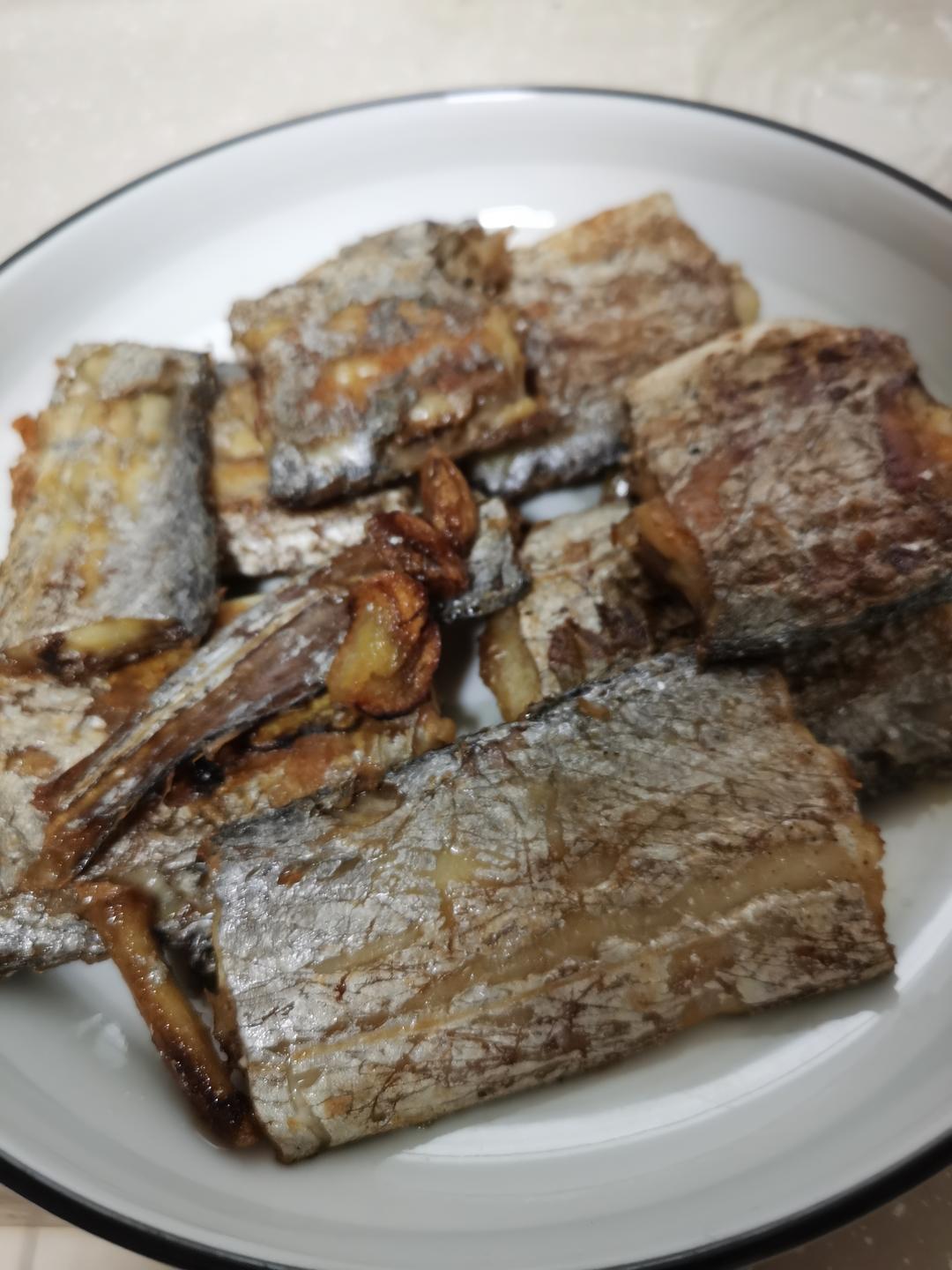 电饼铛煎带鱼