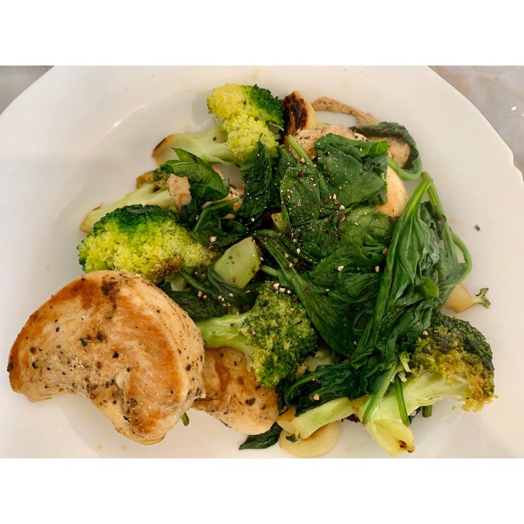 低卡瘦身餐 蒜香鸡胸西兰花