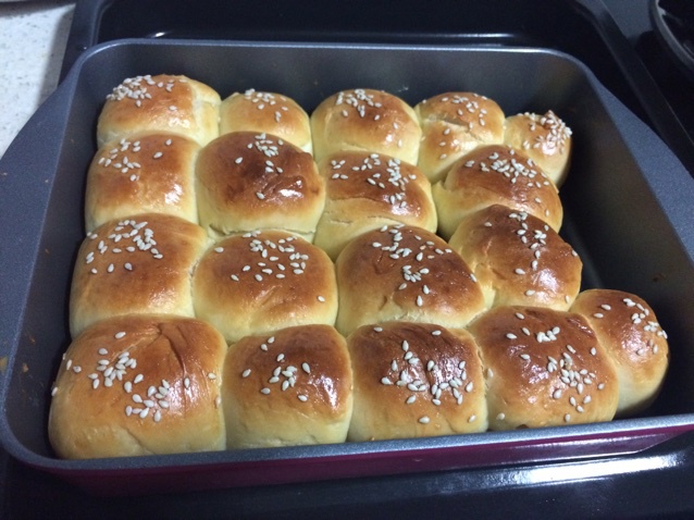 大人小孩都爱不释口的【蜂蜜牛奶小餐包】